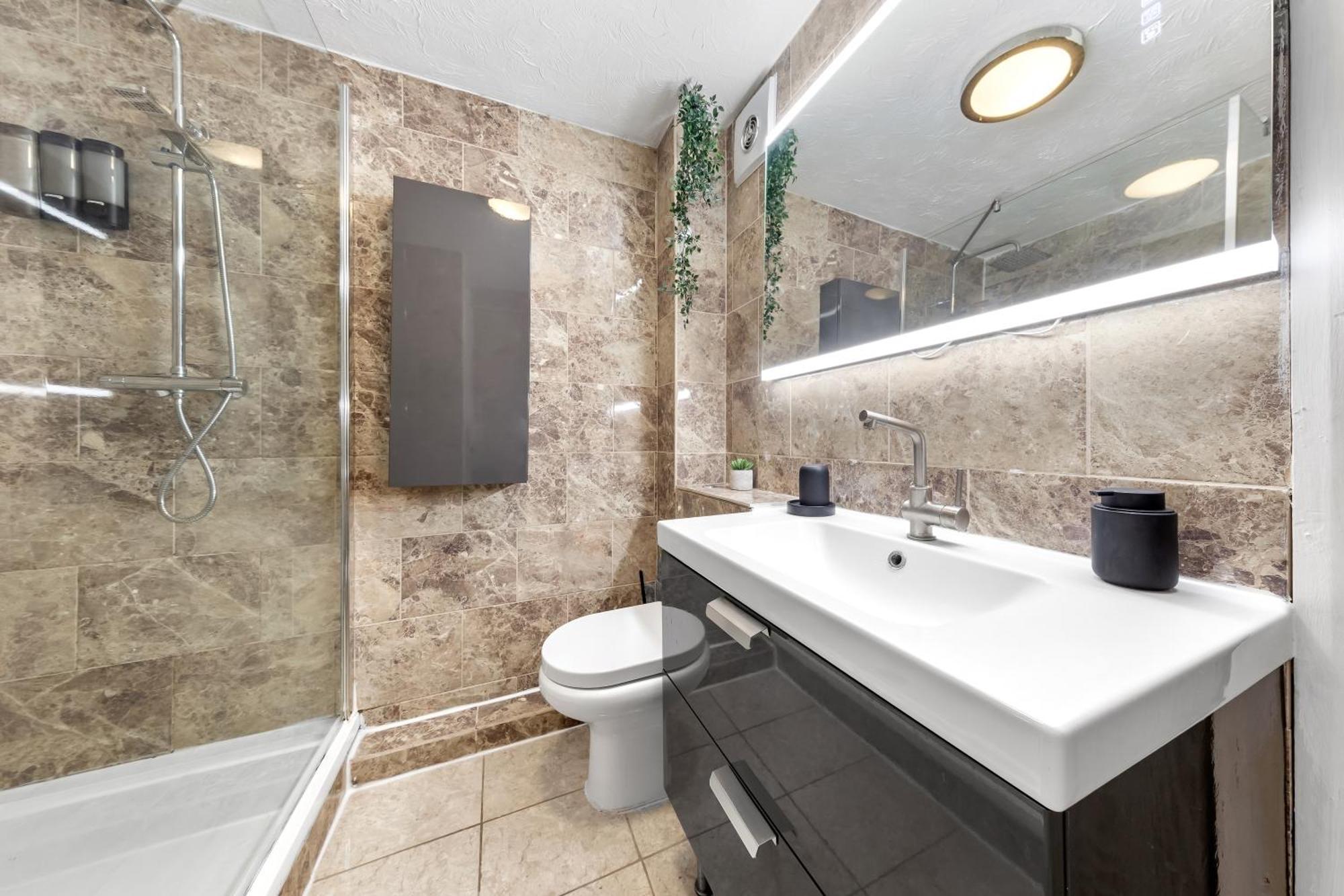 Quirky Canary 2Bed, Free Parking, Smart Tv & Games London Bagian luar foto