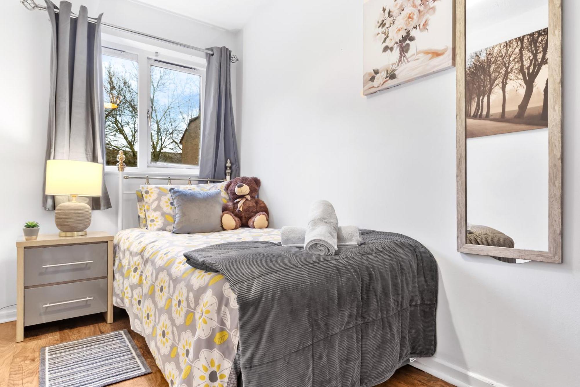 Quirky Canary 2Bed, Free Parking, Smart Tv & Games London Bagian luar foto