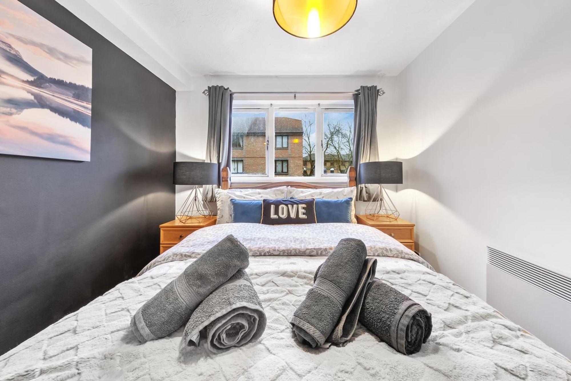 Quirky Canary 2Bed, Free Parking, Smart Tv & Games London Bagian luar foto